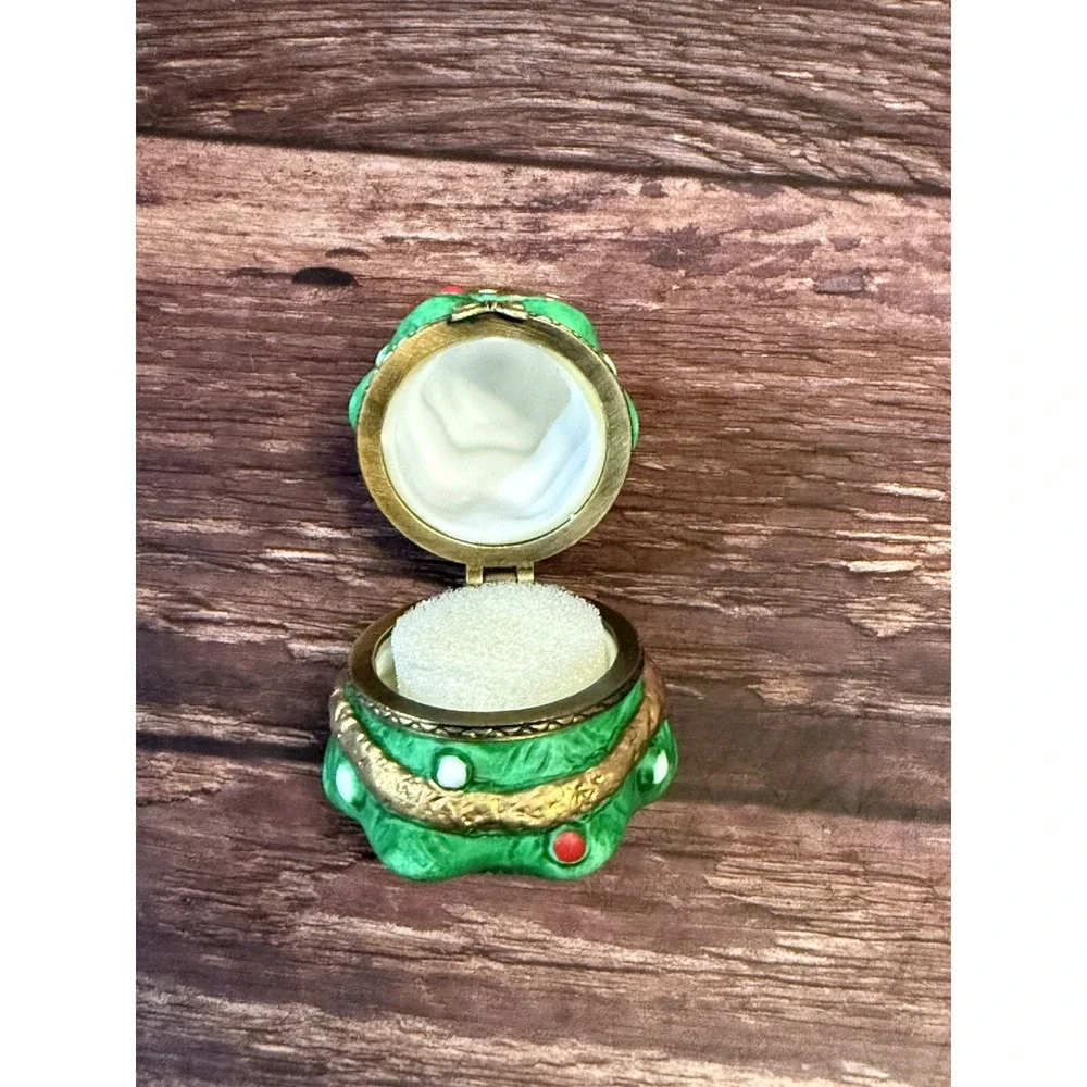 Vintage Hand Painted Ceramic Green Christmas Holiday Tree Gold Star Trinket Box